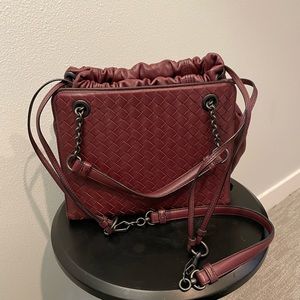Bottega Veneta Shoulder Bag in Bordeaux